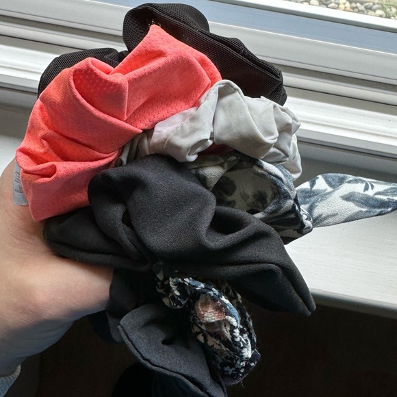 Scrunchies bundle - Picture 3 of 3